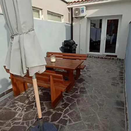 Apartment Caveromane 2 Pula