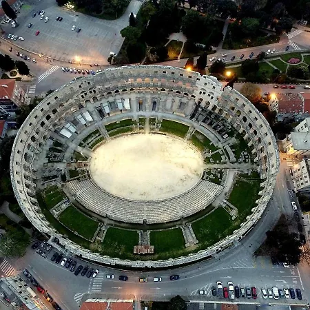 Caveromane 2 * Pula