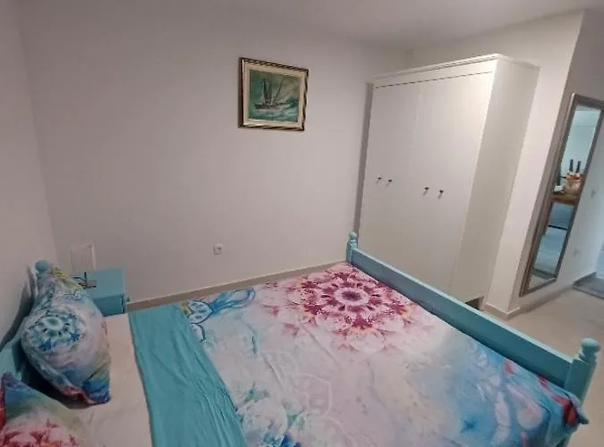 Caveromane 2 Apartman Póla